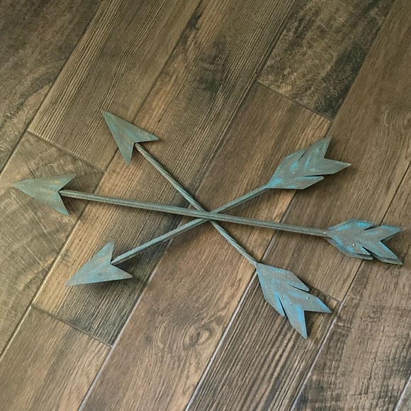 Three Arrows Metal Wall Decor - Picture 1 of 9